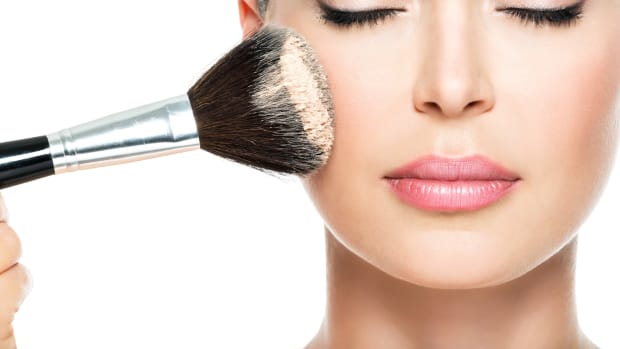 avoid-these-beauty-mistakes-that-age-you