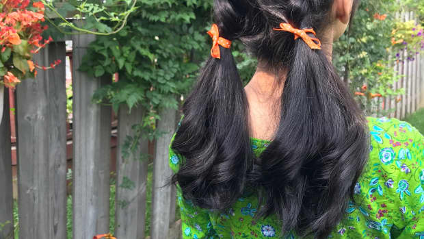 how-to-style-thick-and-dark-hair