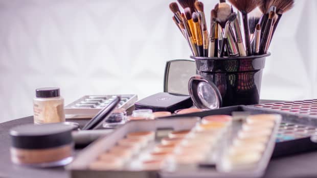 makeup-for-beginners-list-makeup-kit-essentials
