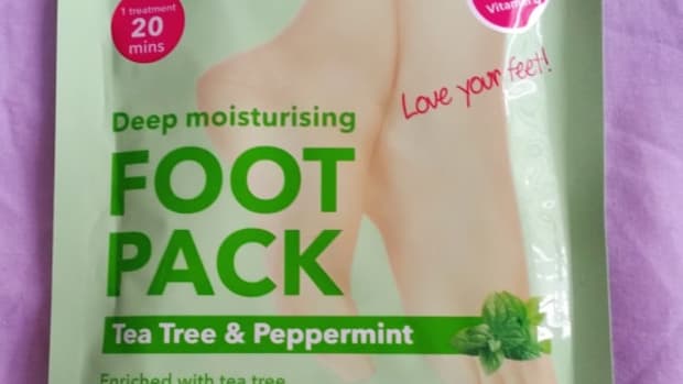 my-review-of-dermav10-tea-tree-and-peppermint-deep-moisturising-foot-pack