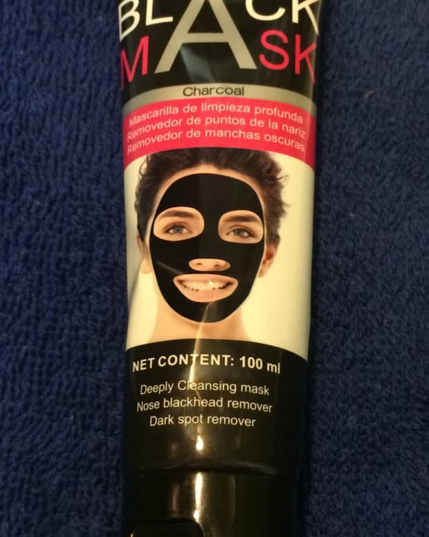 skincare-reviews-scuddles-black-mask-blackhead-remover-purifying-black-peel-off-mask