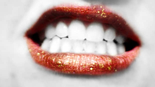 why-does-lipstick-taste-bad
